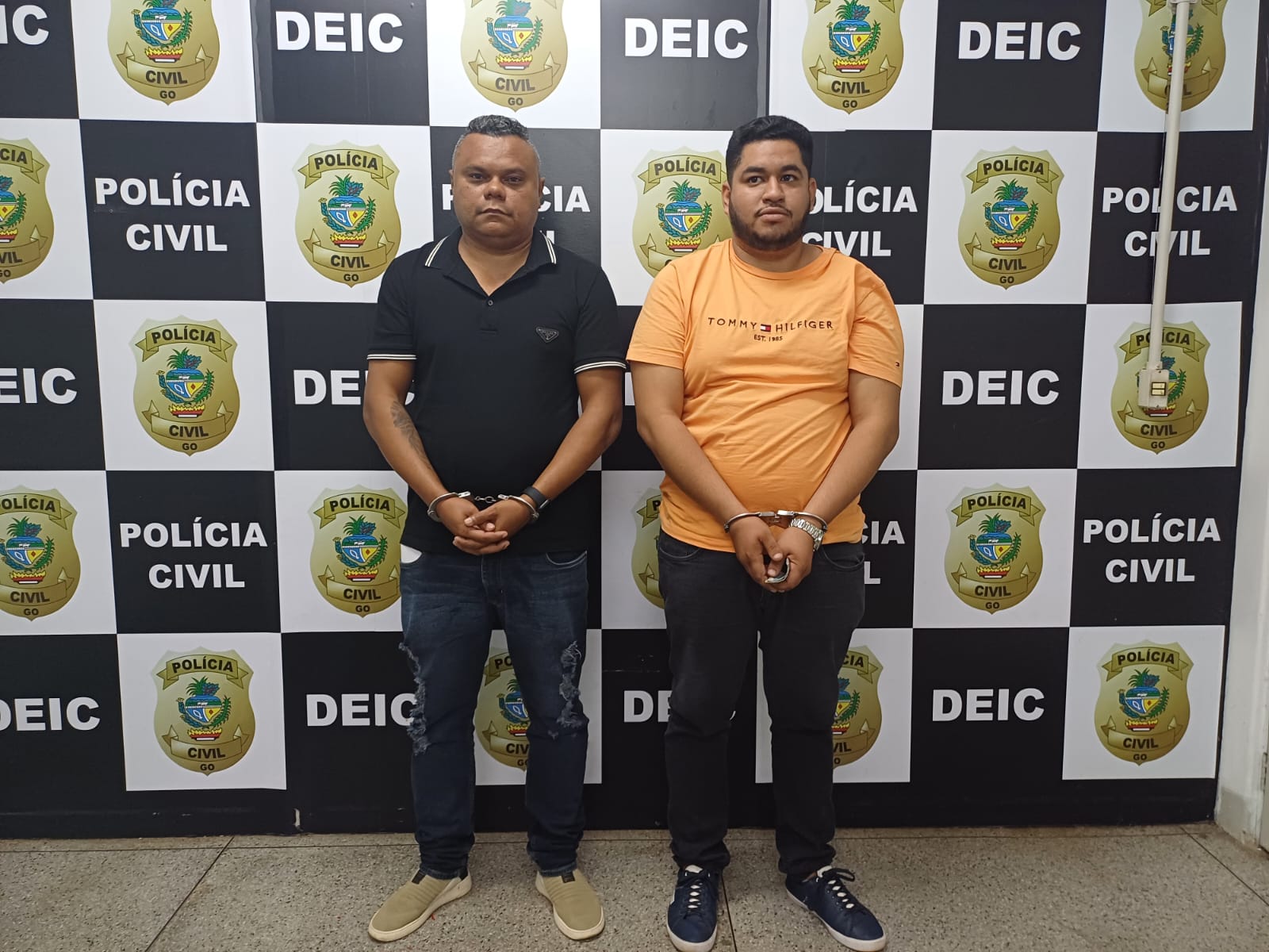 Dupla é presa ao tentar abrir conta bancária com documentos falsos