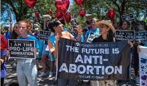 Restrições ao aborto no Texas têm impacto negativo na saúde mental, sugere estudo
