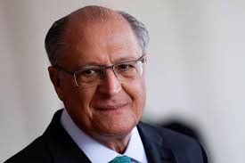 Governo quer reduzir custos do vale-alimentação, diz Alckmin