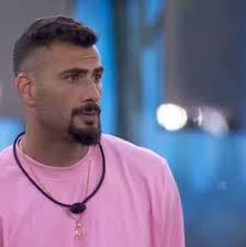 Ex-BBB Nizam anuncia morte da mãe