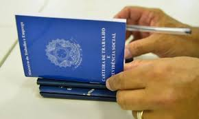 Consignado CLT fará PIB crescer 0,9 ponto a mais até 2026, calcula economista