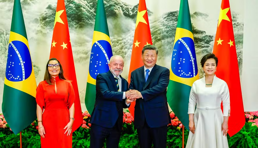 Diplomatas veem erro em quebra de protocolo de Janja e apontam tema sensível para China