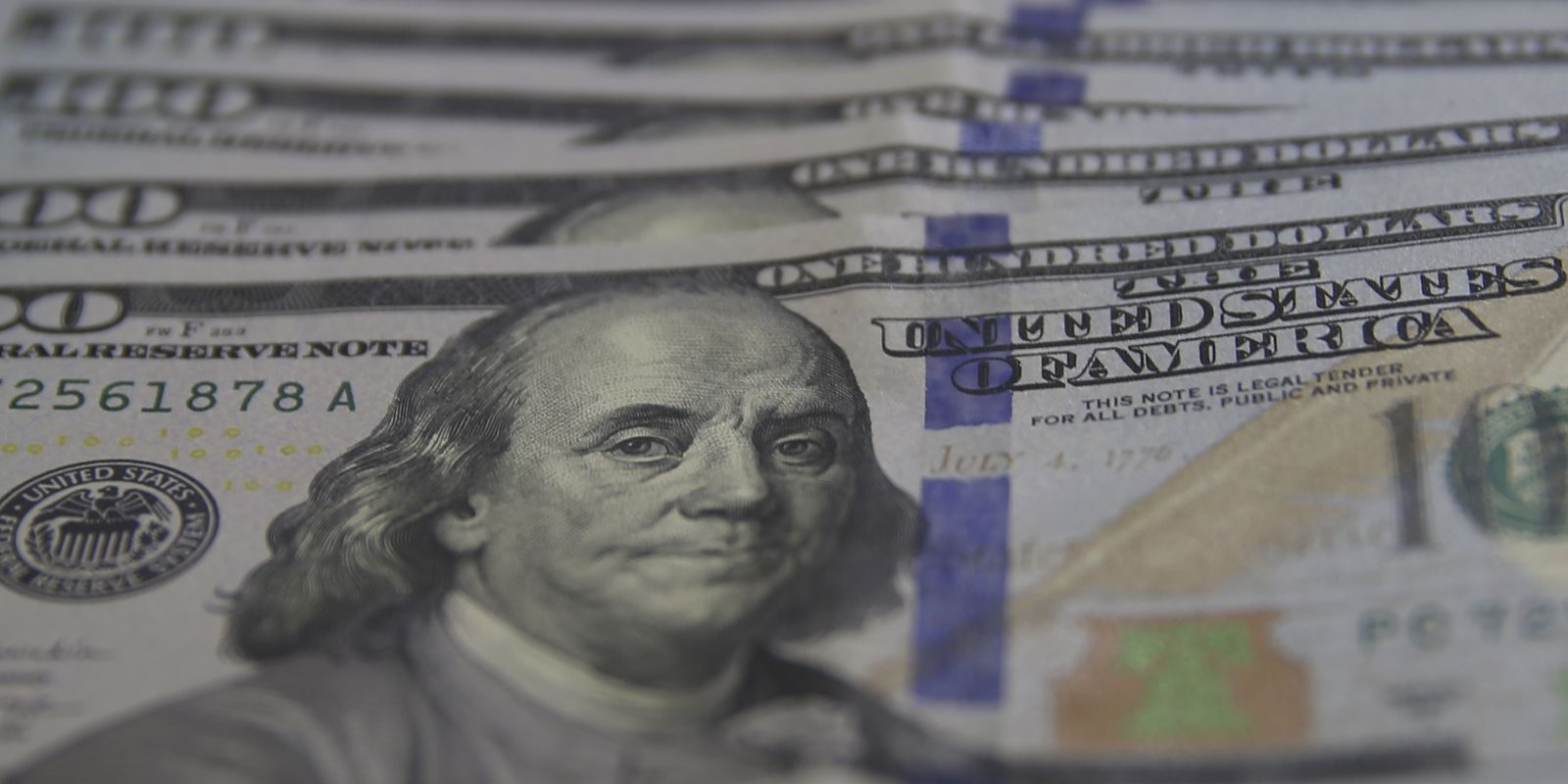 Dólar em alta com expectativas de juros