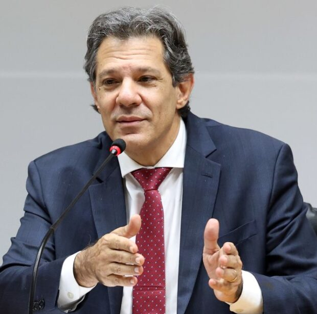 Governo não tem problema em corrigir rota, diz Haddad após recuo em parte das medidas do IOF