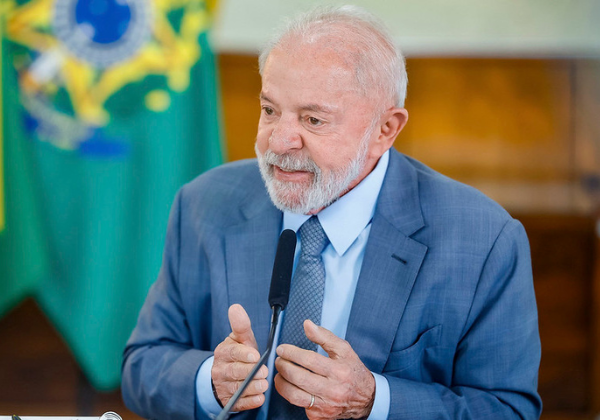 Lula assina medida provisória que amplia isenção de conta de luz para até 60 milhões de pessoas