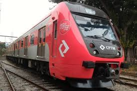 Homem morre eletrocutado ao subir no teto de trem da linha 11-coral da CPTM