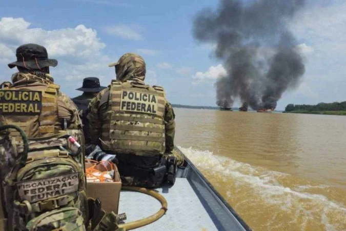 Garimpeiros do AM ameaçam 'meter bala' contra operação da PF e Ibama