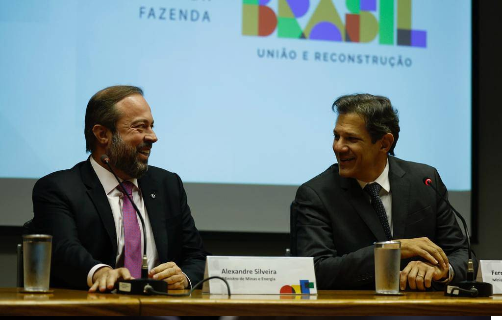 Governo deve usar leilão de petróleo para aliviar conta de contingenciamento