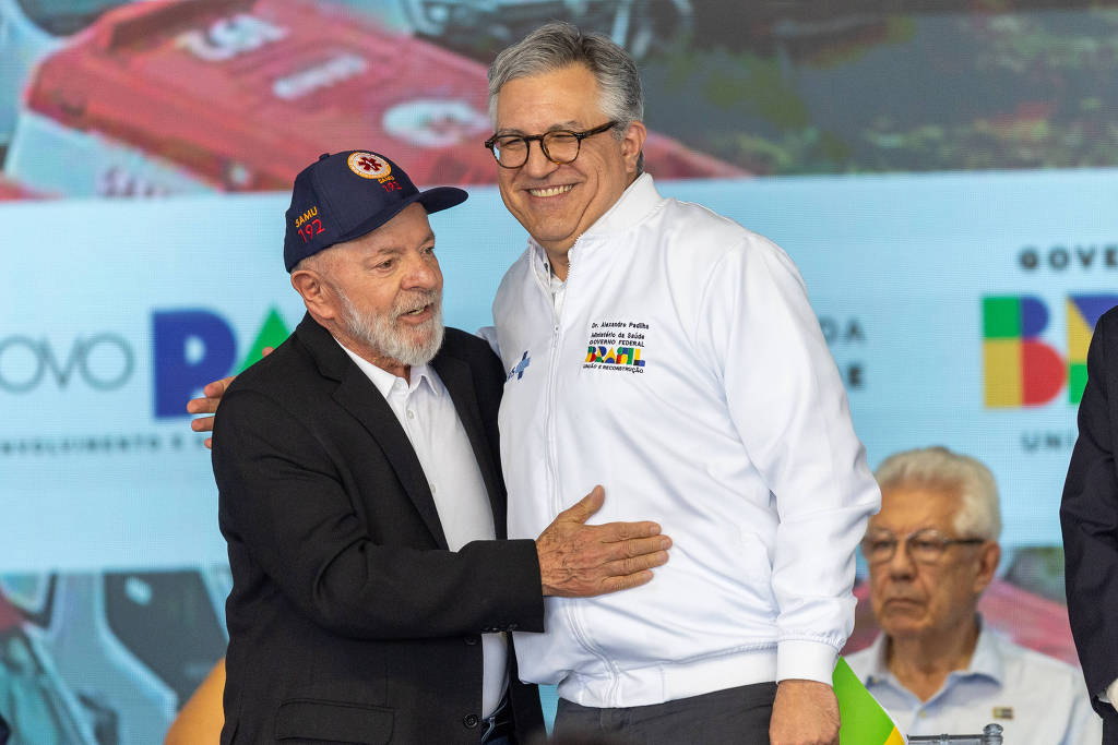 Lula rebatiza programa de especialistas no SUS e inclui rede privada e atendimentos em carretas