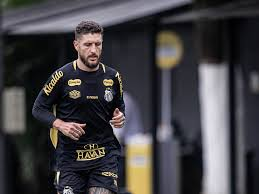 Zé Rafael tem vida nova no Santos e quer apagar má impressão do Palmeiras