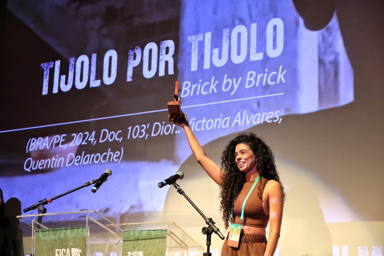 “Alegria é uma tecnologia ancestral”, diz cineasta premiada no Fica