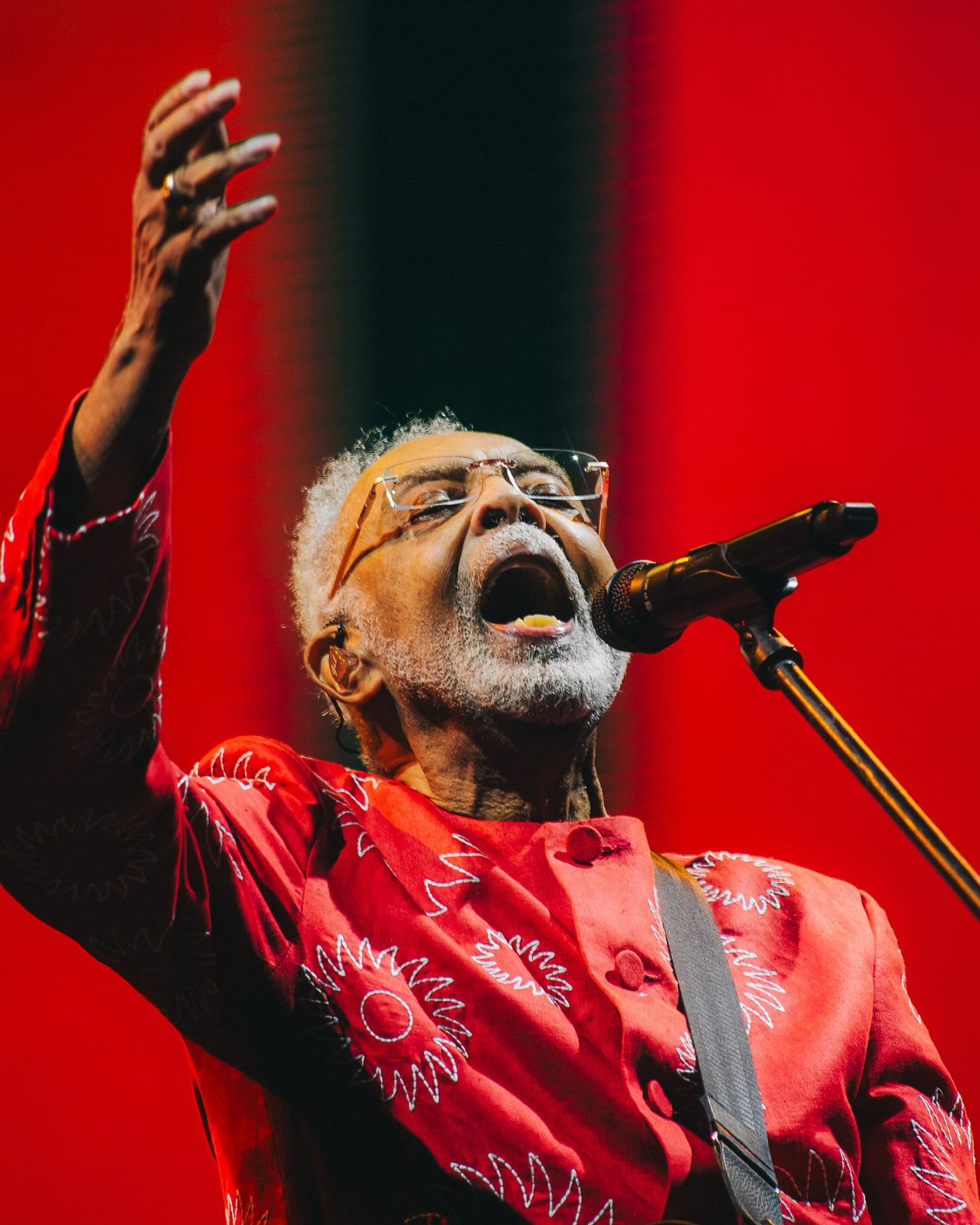 Gilberto Gil diz adeus aos palcos em Brasília com 'Tempo Rei'