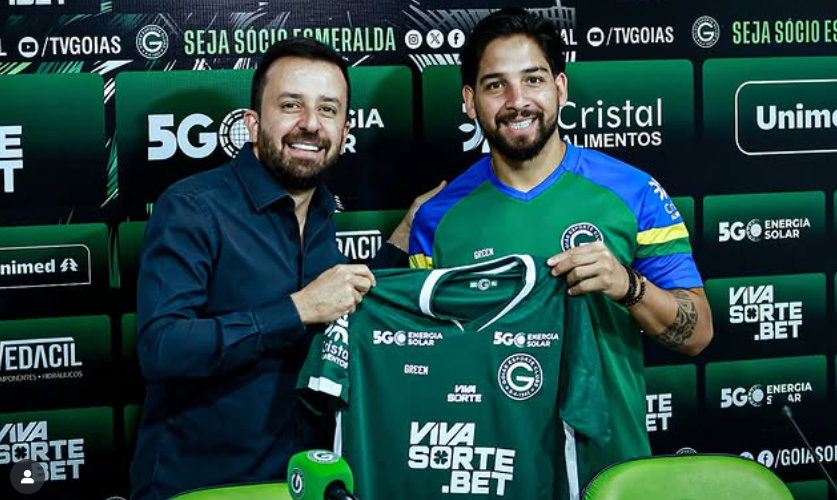 Benítez é apresentado no Goiás e promete entrega total para conquistar o acesso à Série A