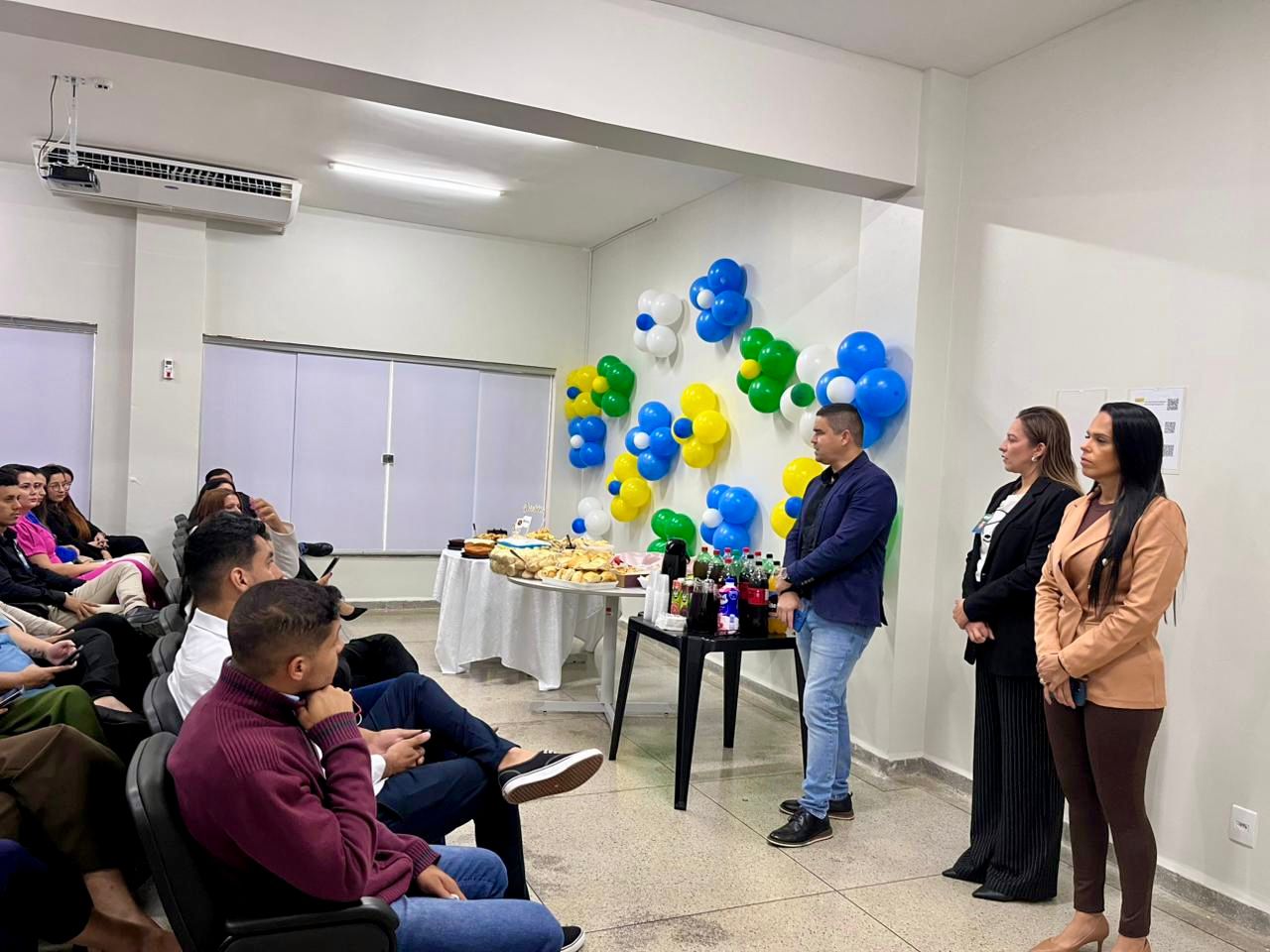 Hel completa três anos com destaque em assistência e gestão pública