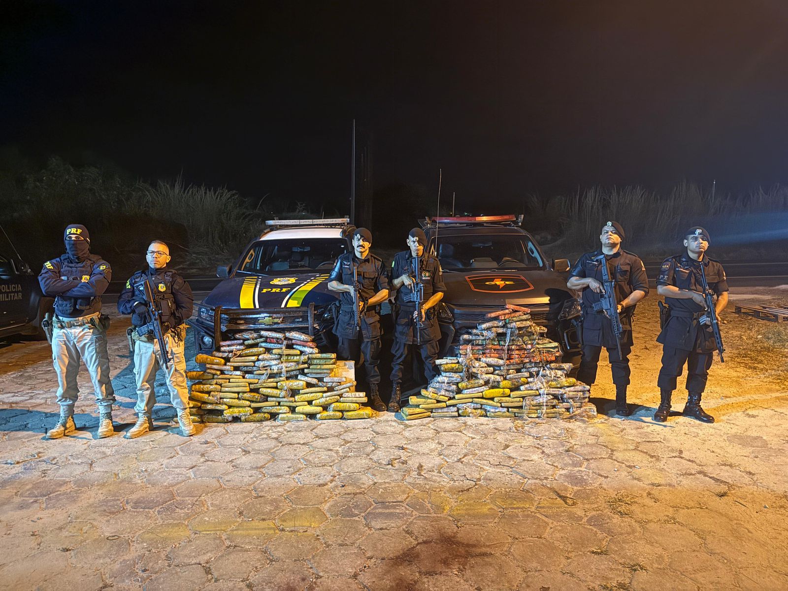 Carga de mais de 200 quilos de drogas é apreendida