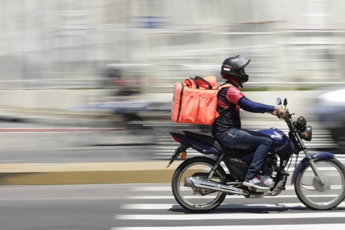 Comissão aprova consignado para motoristas e entregadores de app