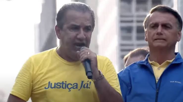 Manifestantes chamam Alexandre de Moraes de ‘assassino’