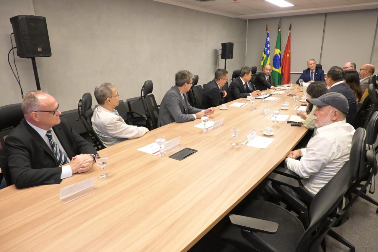 Governo de Goiás assina memorando com a China para criação de laboratório de gemas