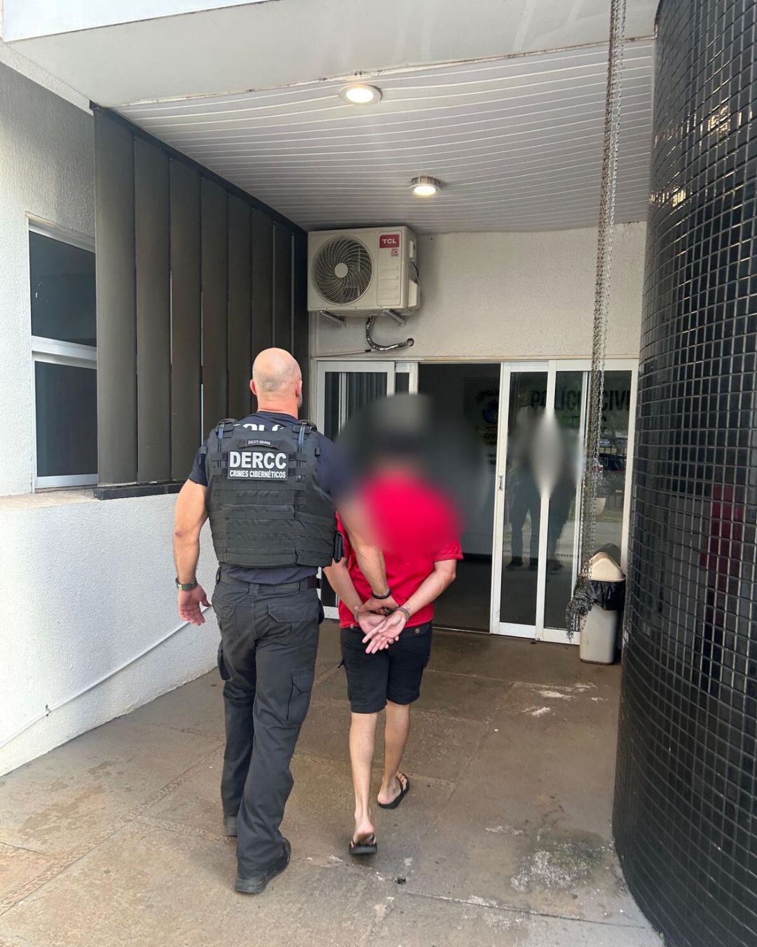 Suspeito de armazenar vídeos de abuso sexual infantil é preso em flagrante