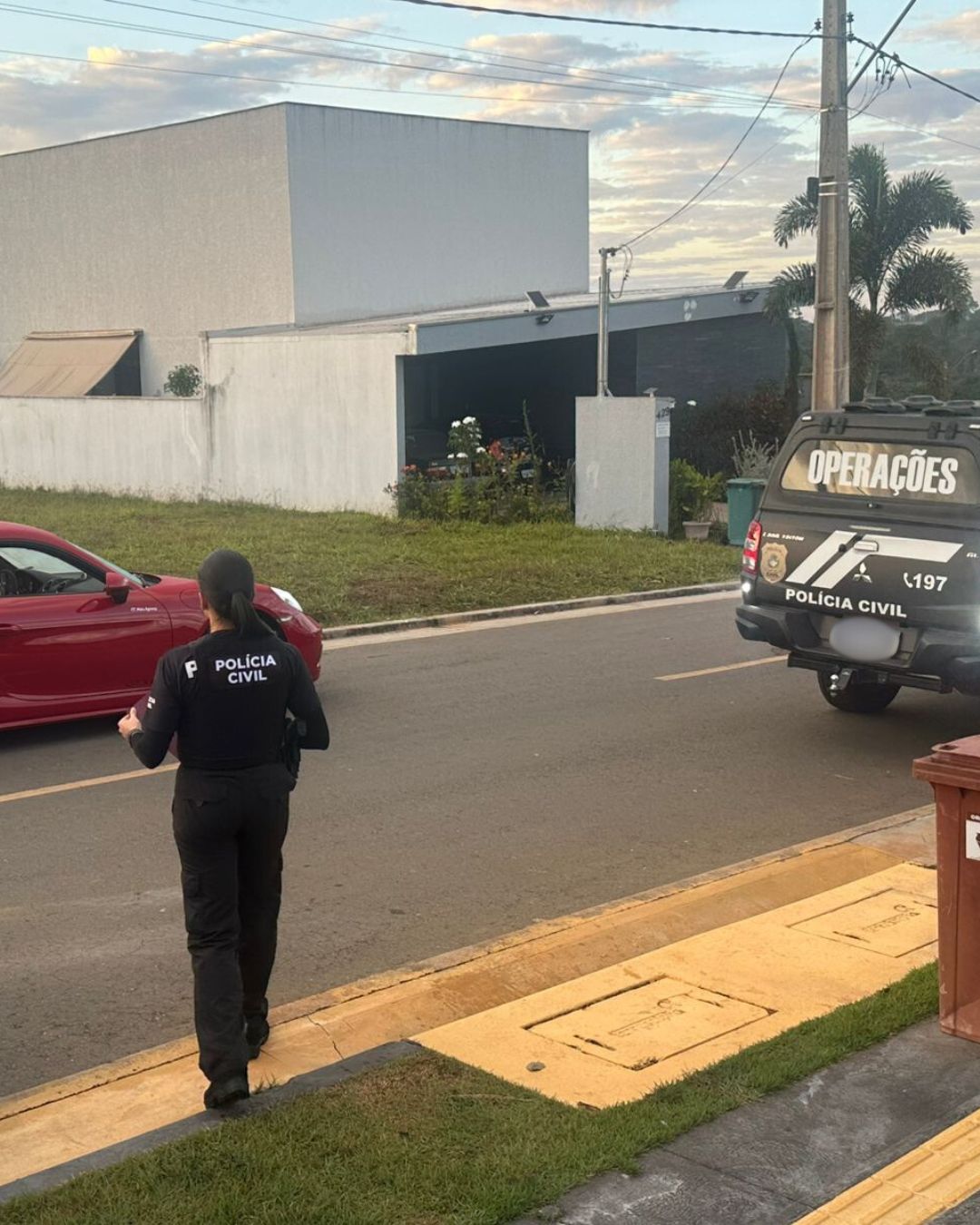 Dono de loja de veículos de luxo é preso suspeito de estelionato