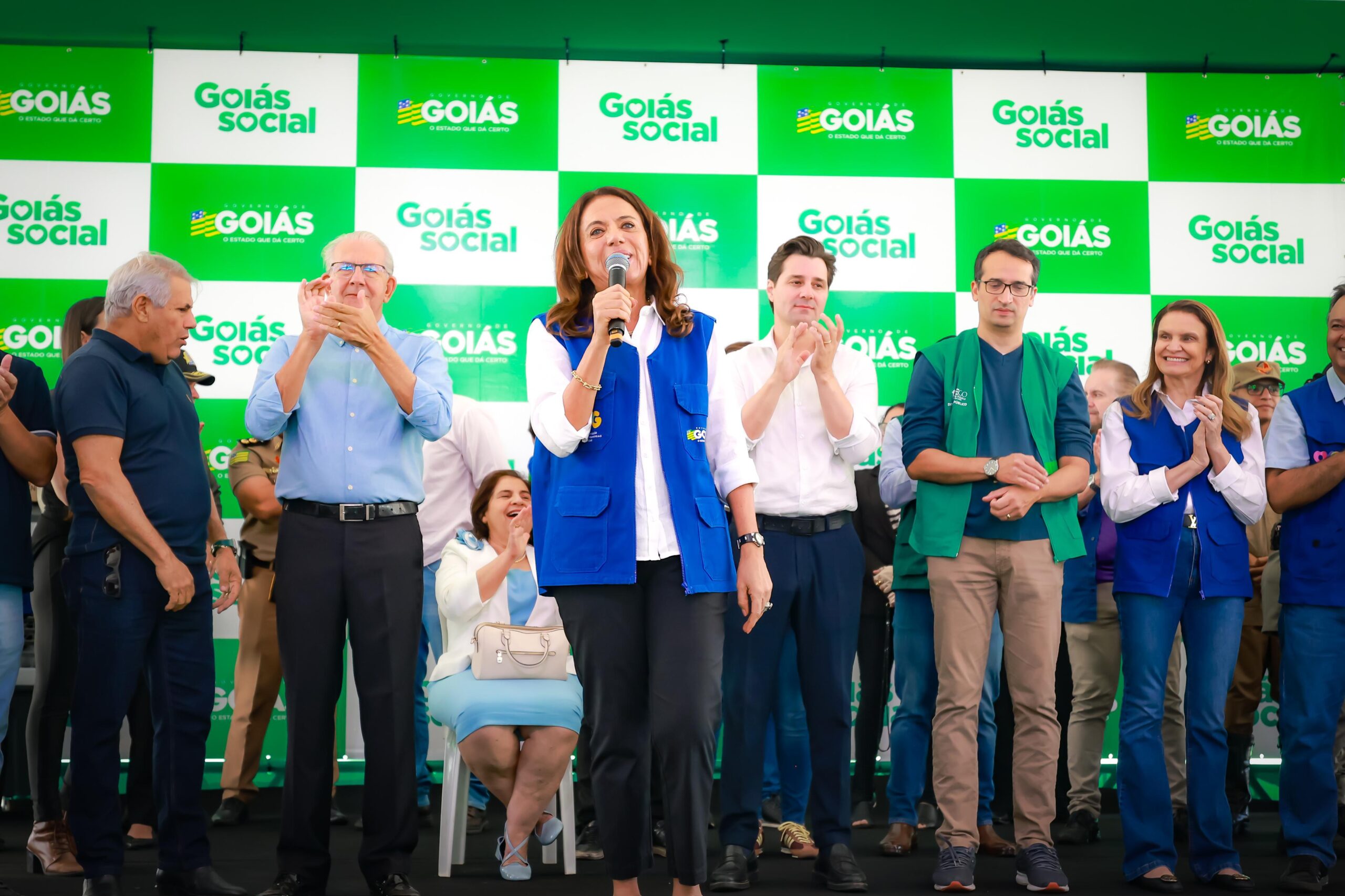 Gracinha Caiado leva Goiás Social a Bela Vista e entrega benefícios à população
