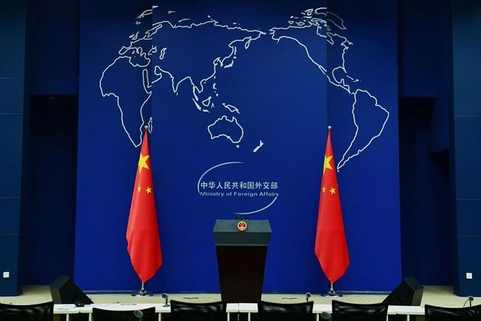 China diz que ataque dos EUA ao Irã viola Carta da ONU e escalada gera repercussão global; Rússia fala em “nova guerra”