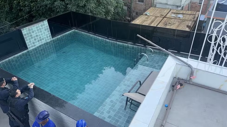 Rooftop do tráfico: cobertura milionária do CV na Rocinha vai ao chão