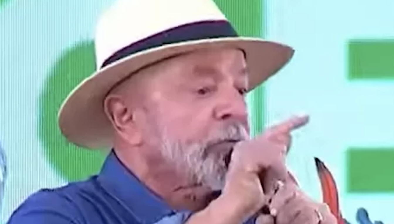 Lula classifica Bolsonaro como "fujão" e prevê prisão