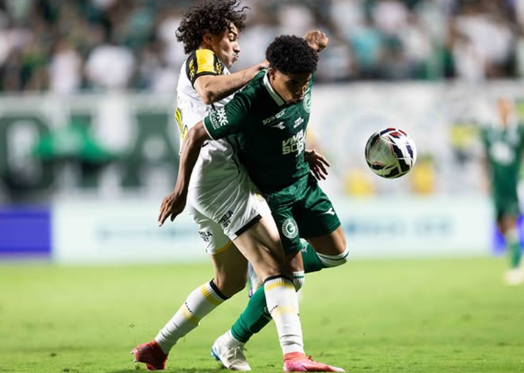 Goiás empata com Criciúma em 1 a 1 e perde liderança da série B após oito rodadas