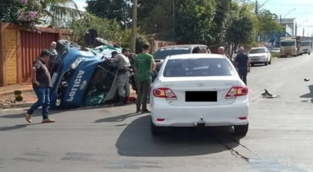 Perseguição no trânsito acaba em colisão entre viatura e dois carros em Jataí