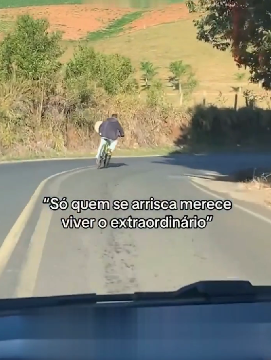 Ciclista na contramão quase provoca acidente grave em rodovia de Minas Gerais