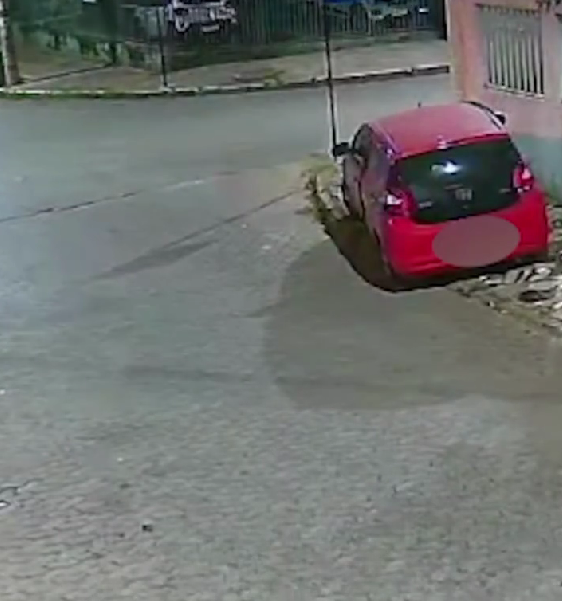 Furto fracassa em Samambaia: ladrões empurram carro quebrado e fogem
