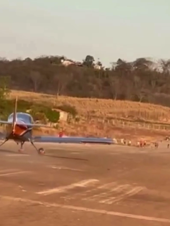 Risco na pista: avião decola a poucos metros de moradores em aeroporto do Maranhão