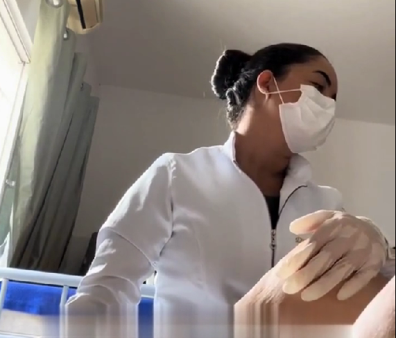 Idosa "braba" vira fenômeno nas redes sociais após reagir a sessão de fisioterapia