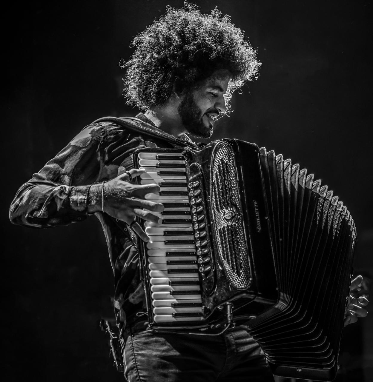 Mestrinho leva balanço da sanfona ao Jaó