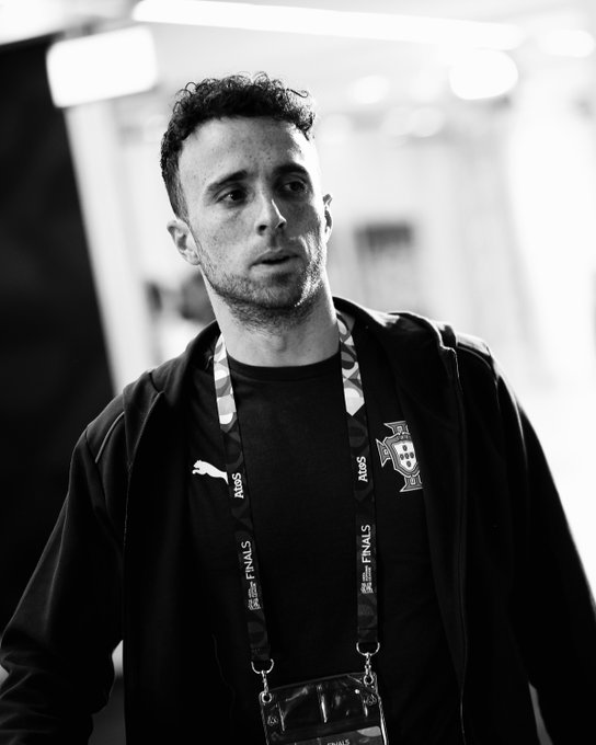 Diogo Jota, atacante do Liverpool, morre em acidente de trânsito na Espanha