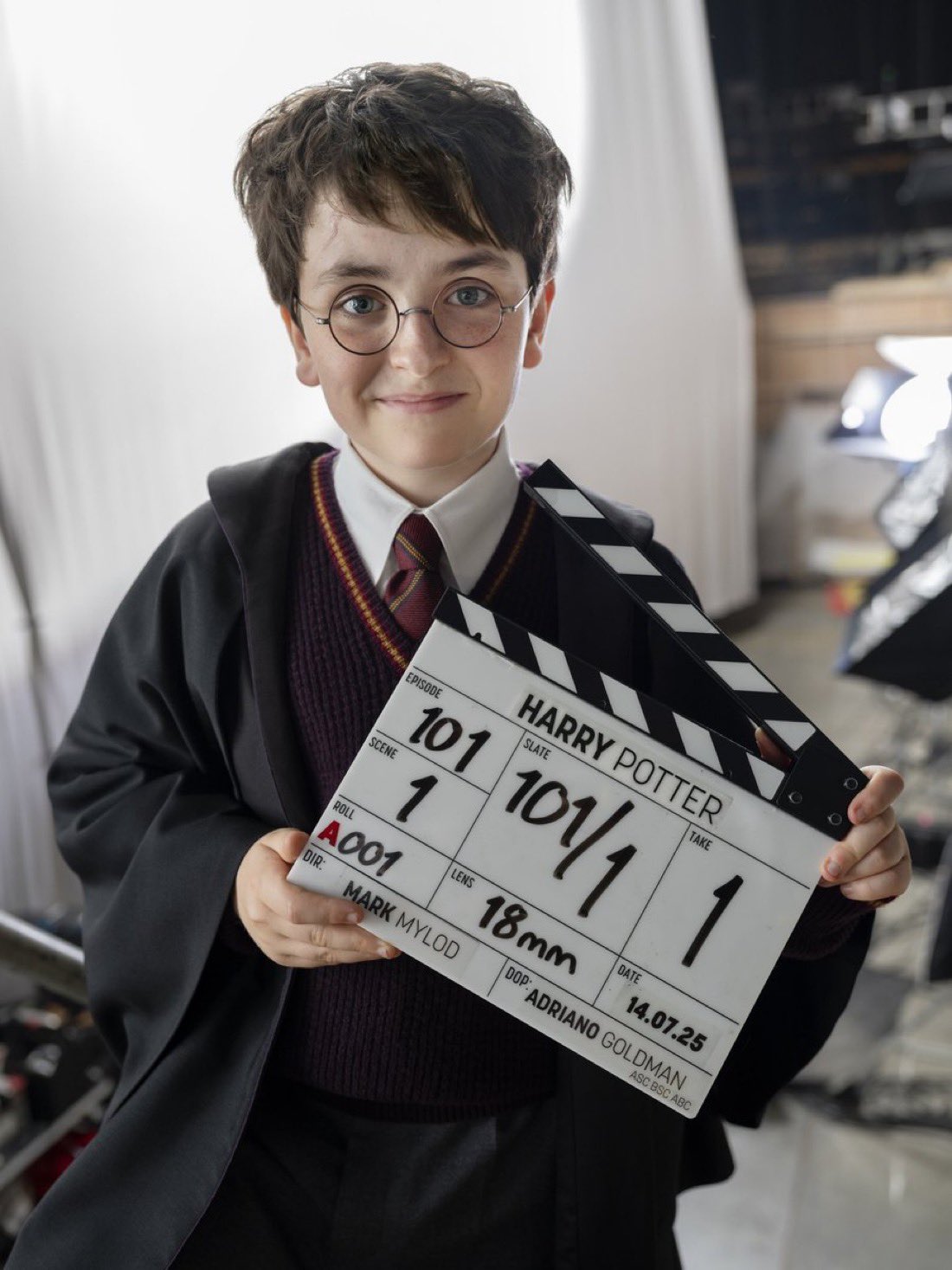 Nova série de Harry Potter divulga primeira imagem oficial e dá início à produção