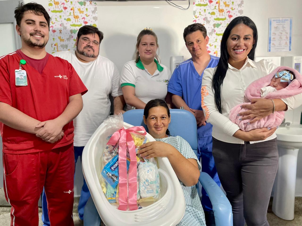 HEJA entrega kits maternidade para gestantes e puérperas