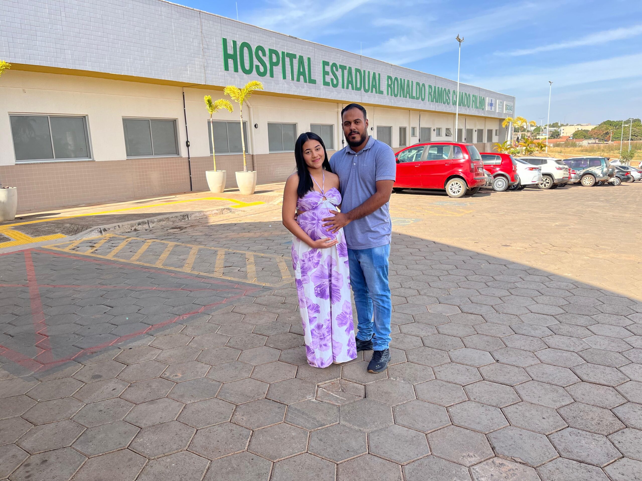 Visita guiada no HEAL prepara casal para a chegada do bebê