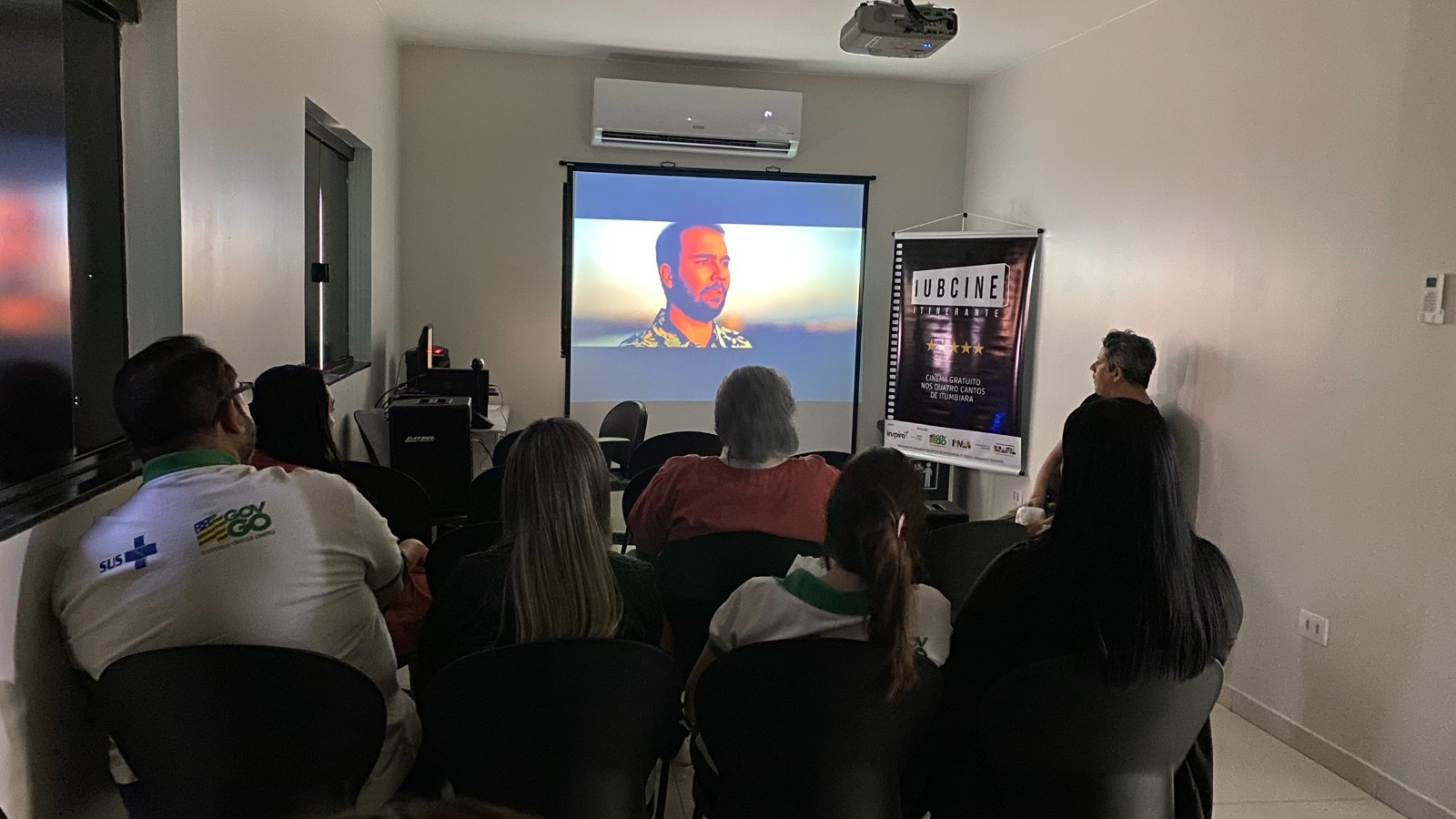 Sessão de cinema leva bem-estar e leveza aos colaboradores do HEI