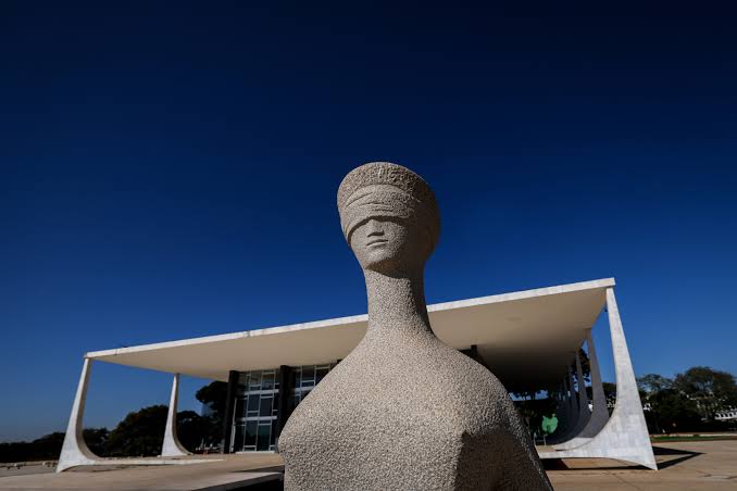 49% dos deputados veem STF invadindo funções do Congresso