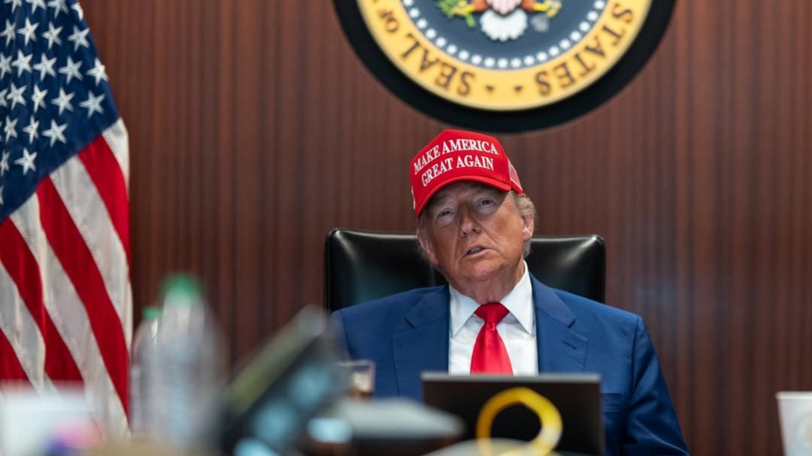 Trump abre quase 700 exceções em decreto que sobretaxa em 50% exportações brasileiras; aviões e suco ficam de fora