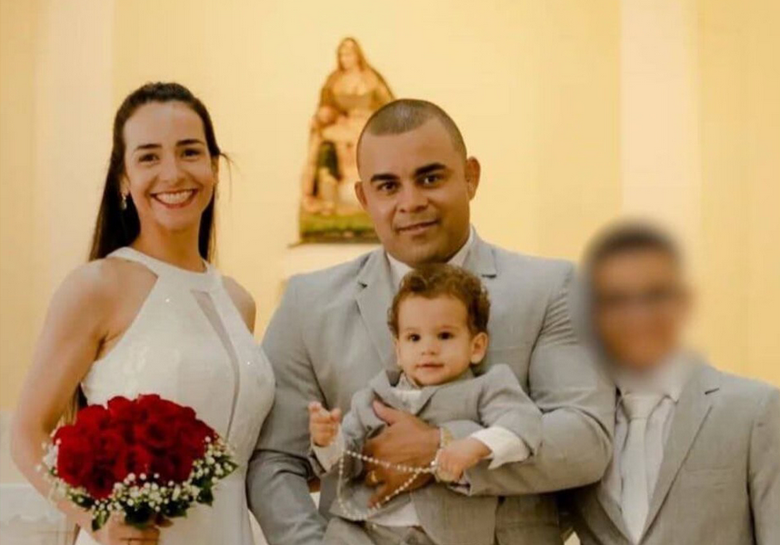 Polícia apreende jovem que orientou namorado em tempo real durante assassinato da família