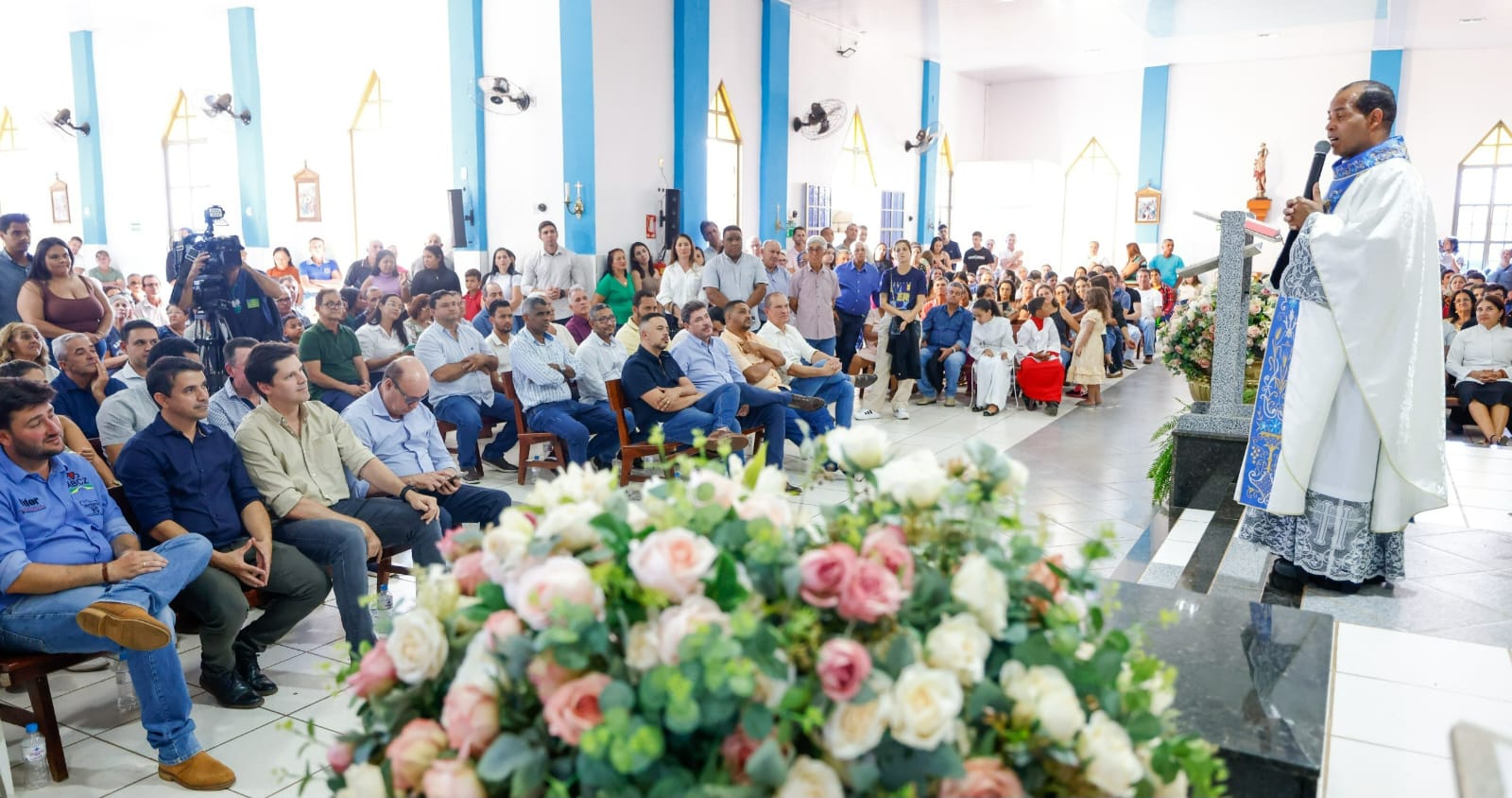 Daniel Vilela participa da Romaria de Nossa Senhora da Penha, terceira maior festa religiosa de Goiás, em Guarinos