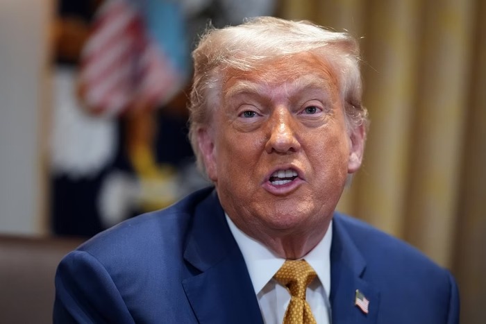 Trump envia carta a Lula, anuncia tarifa de 50% contra Brasil e cita julgamento de Bolsonaro