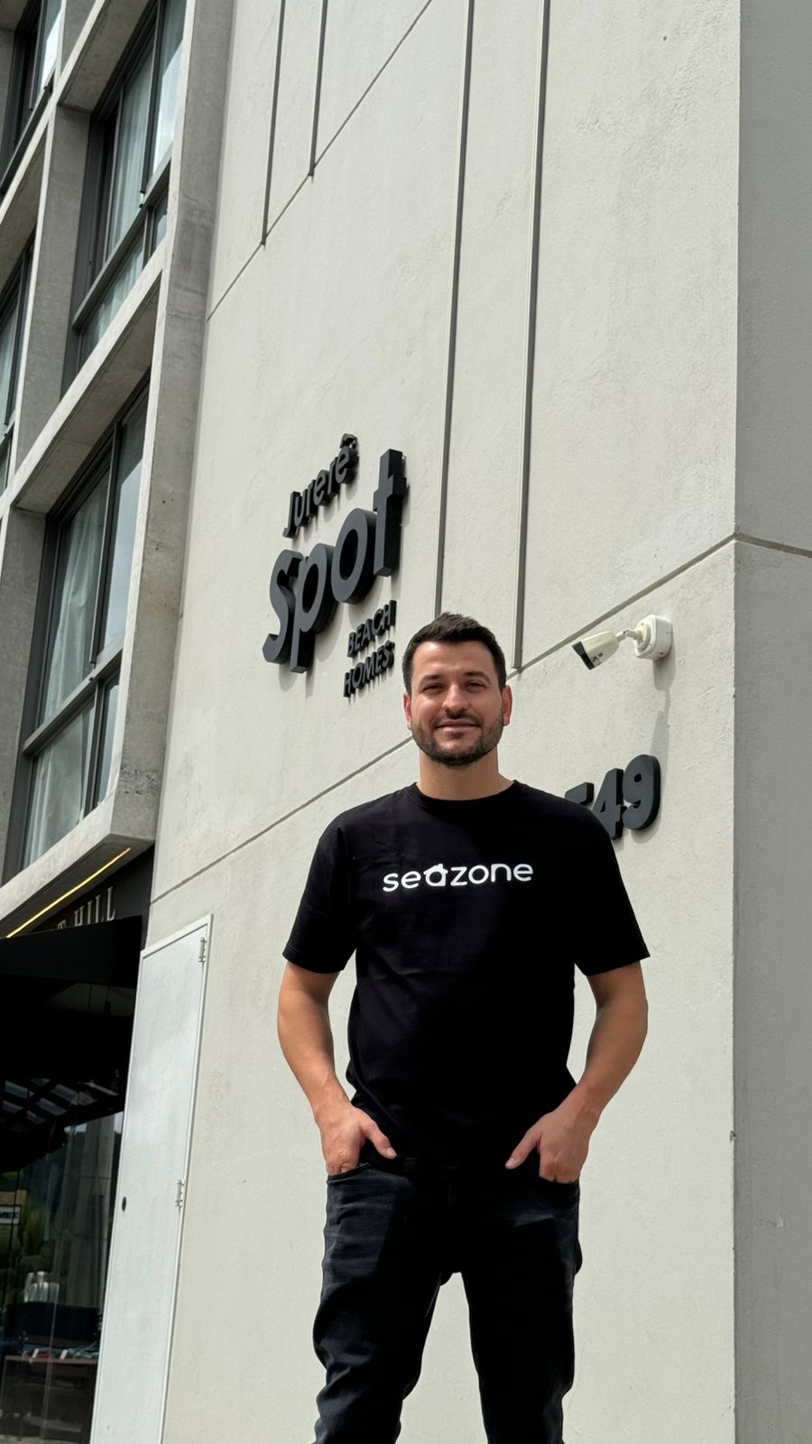 Seazone conquista selo de Superhost do Airbnb e se torna a maior gestora do Brasil com a certificação