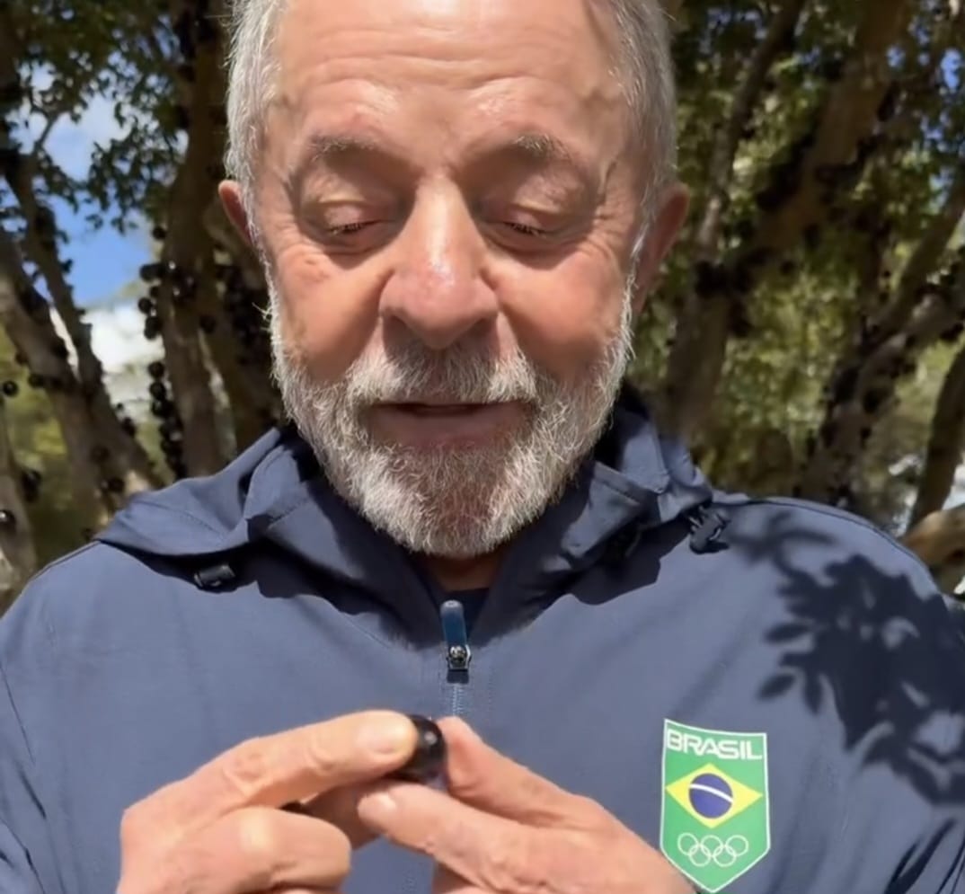 Com um tom leve e irônico, presidente Lula afirmou que vai levar jabuticabas para o americano Donald Trump