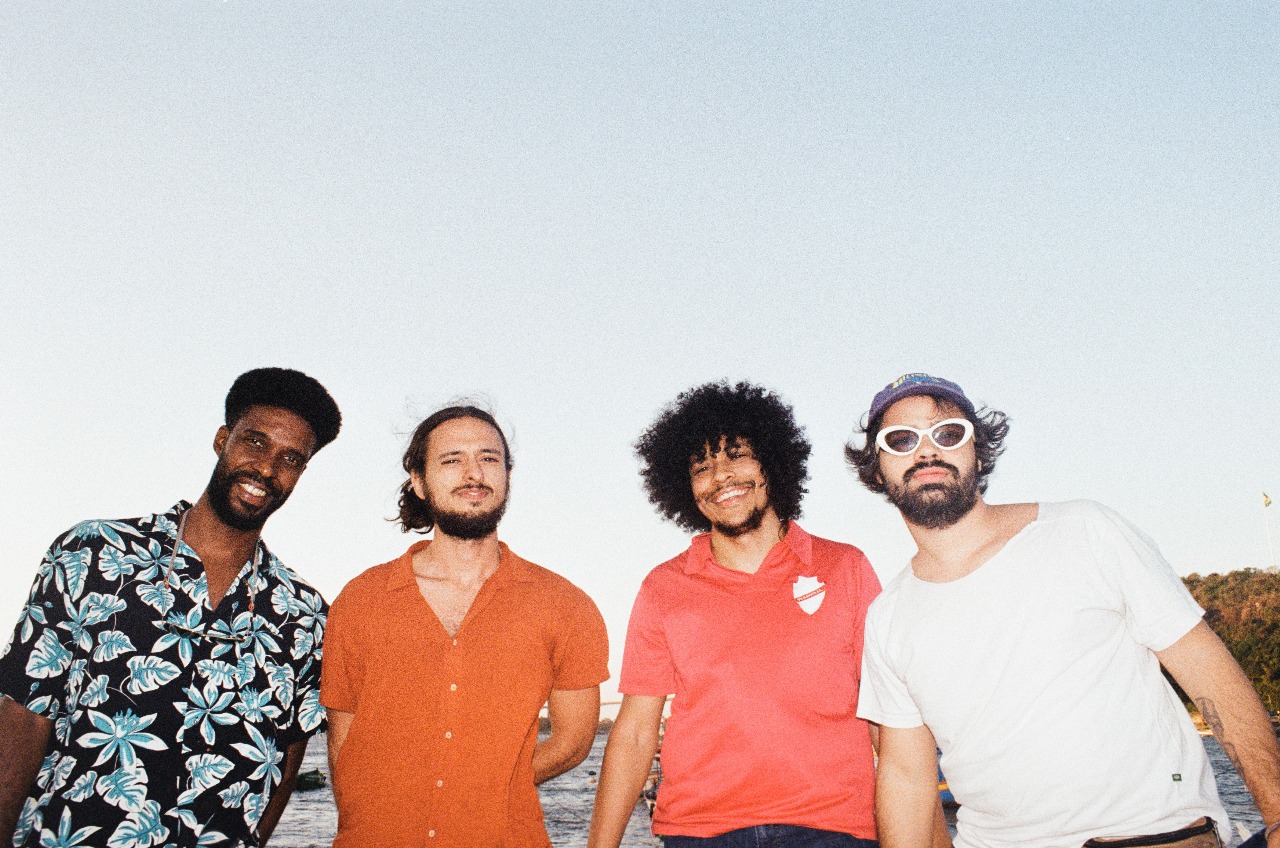 Boogarins volta às origens no Martim Cererê