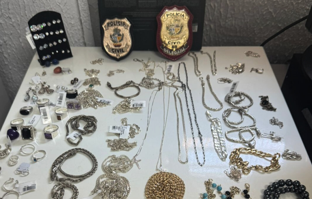 Funcionário é preso por furto de joias em loja de Goiânia