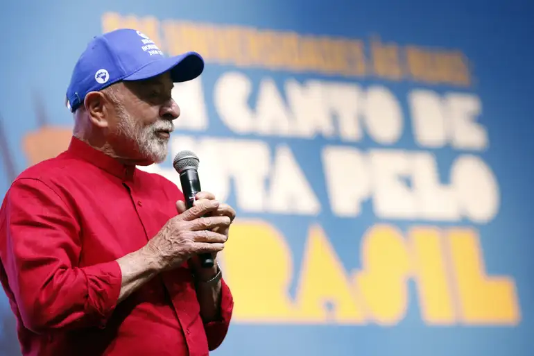Impasse diplomático: Lula afirma que Brasil tenta negociar com EUA há meses sem resposta